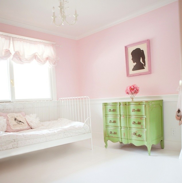 Фотография детской комнаты для девочки-подростка